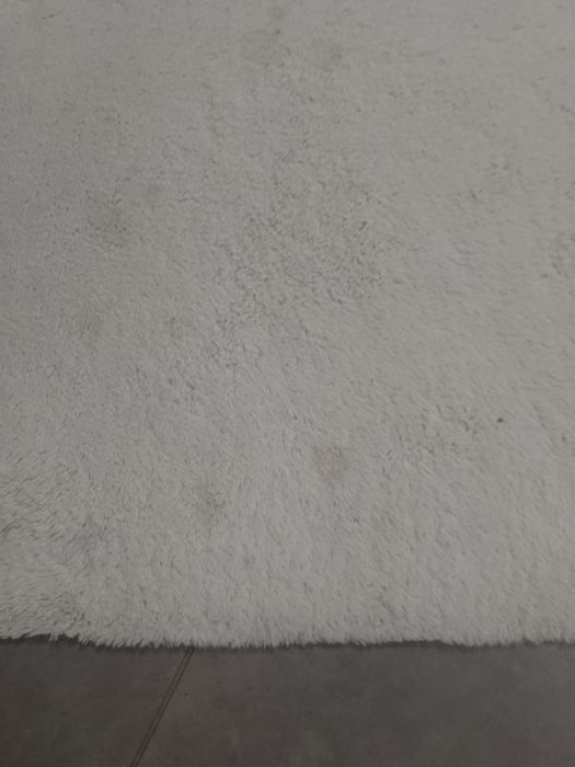 Sprzedam fajny dywanik 190x130 cm.