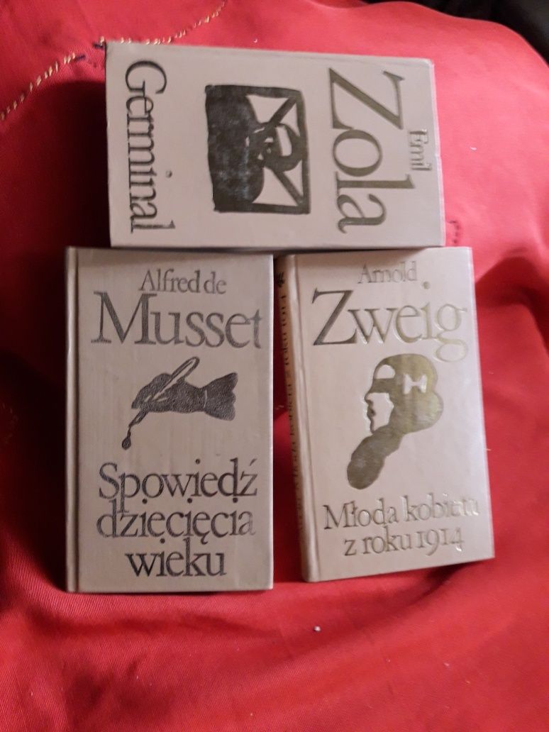 Ккиги на польском языке разные, в том числе Я.Ивашкевича том 4,6 и 7й.