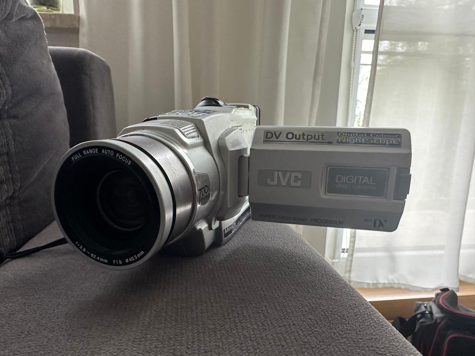 Kamera JVC z futerałem