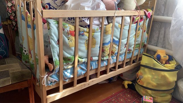 Детская кроватка для малышей