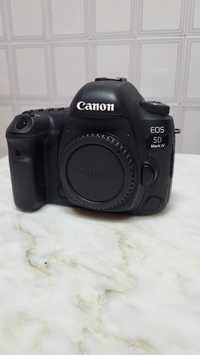 Canon EOS 5D Mark IV DSLR + Acessórios