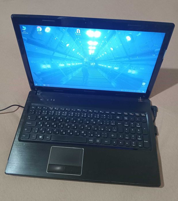 Ноутбук Lenovo G570 / 15.6" Intel Core i3-2370M