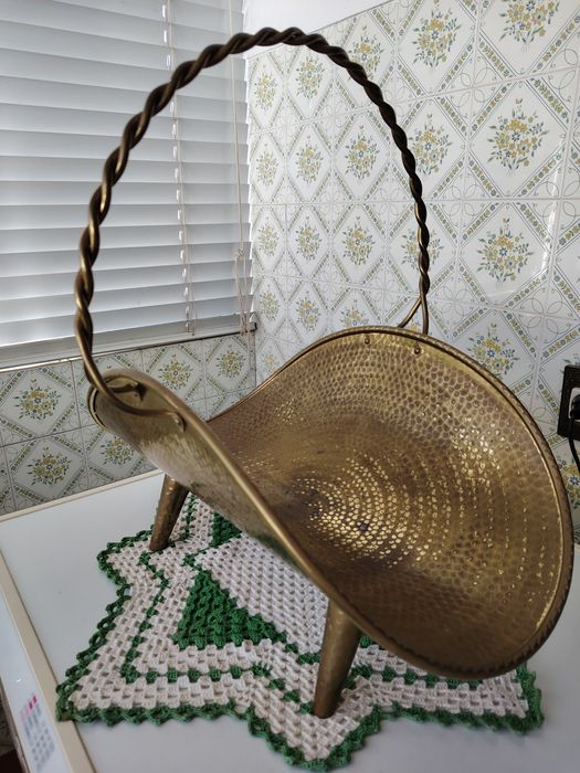 Cesta em Latão para Revistas