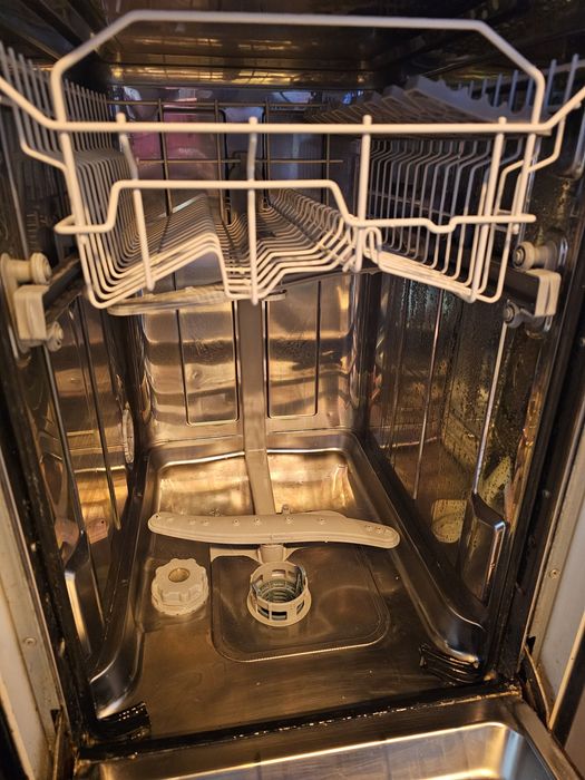 Посудомийна машина Ariston Lst 114