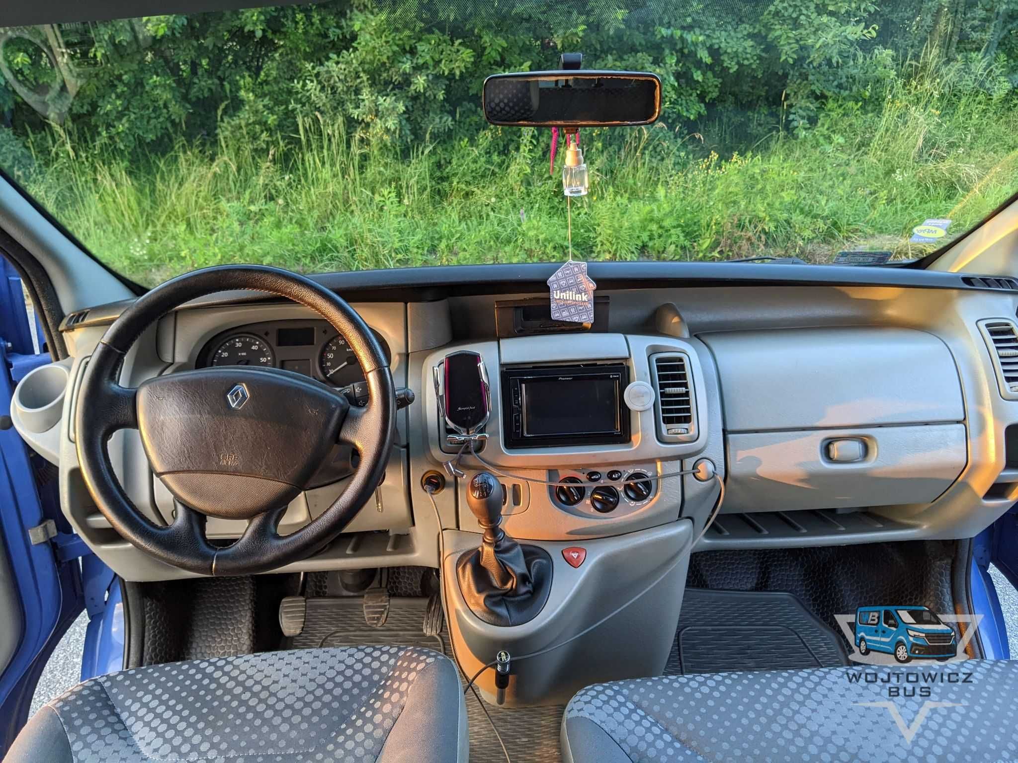 Wynajem busów 9-osób Renault Trafic long(II i III gen.) z/bez kierowcy