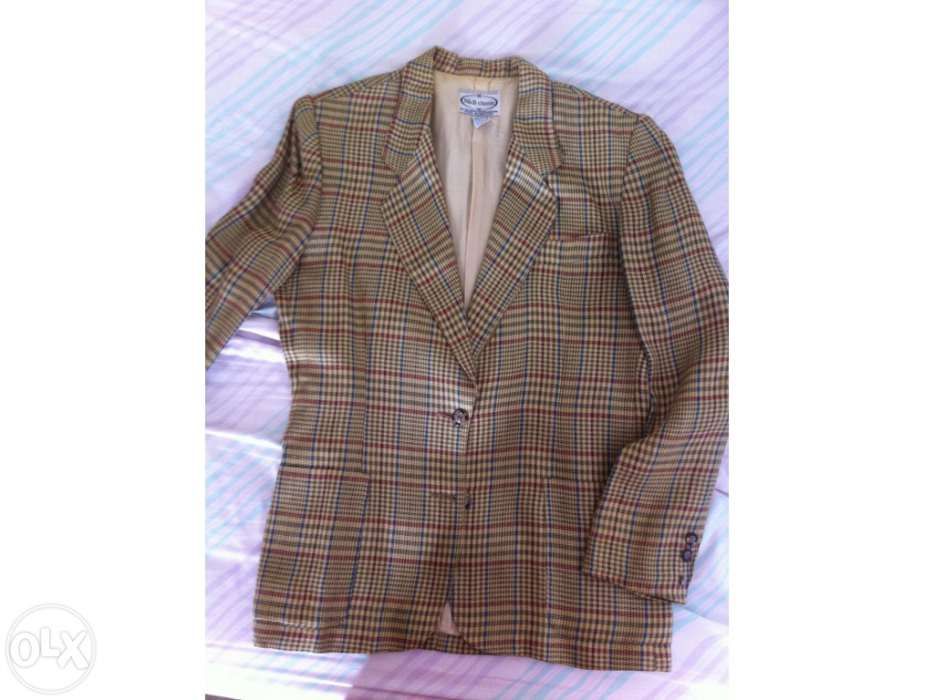 Blazer de linho tons caqui