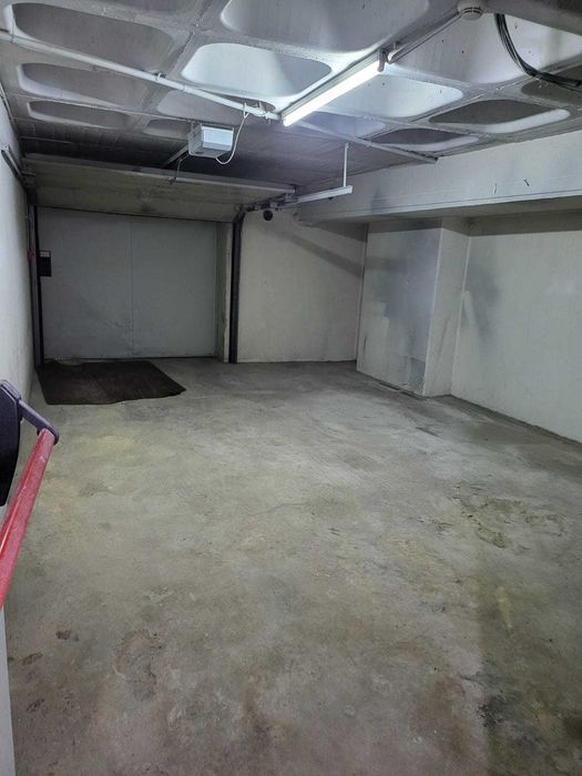 Arrenda Espaço Comercial Avenida João XXI, 72