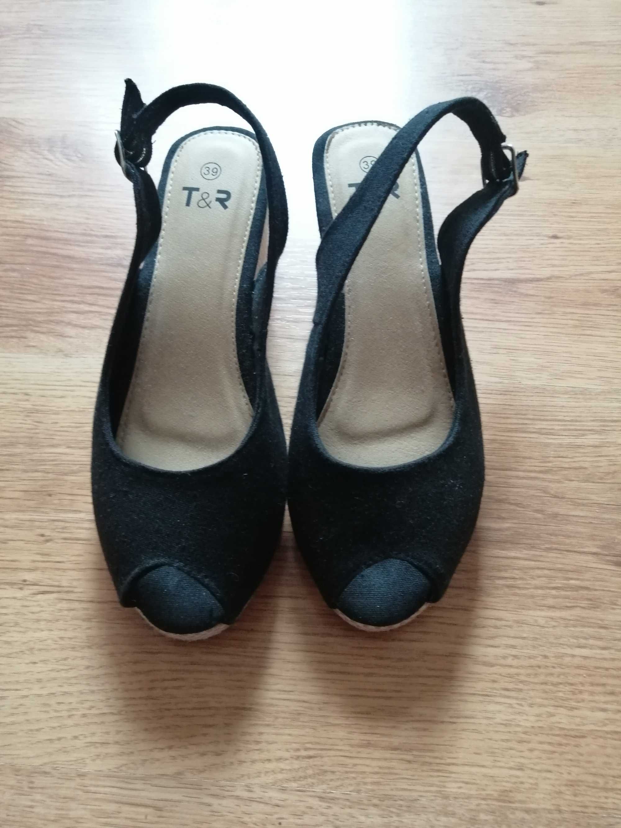 Buty na koturnie. 38 rozmiar.