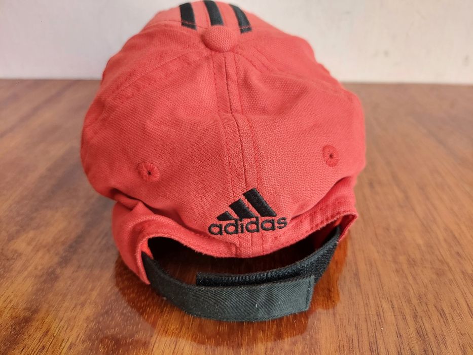 Кепка бейсболка фірми adidas оригінал 

Розмір: M

На об'єм голови до
