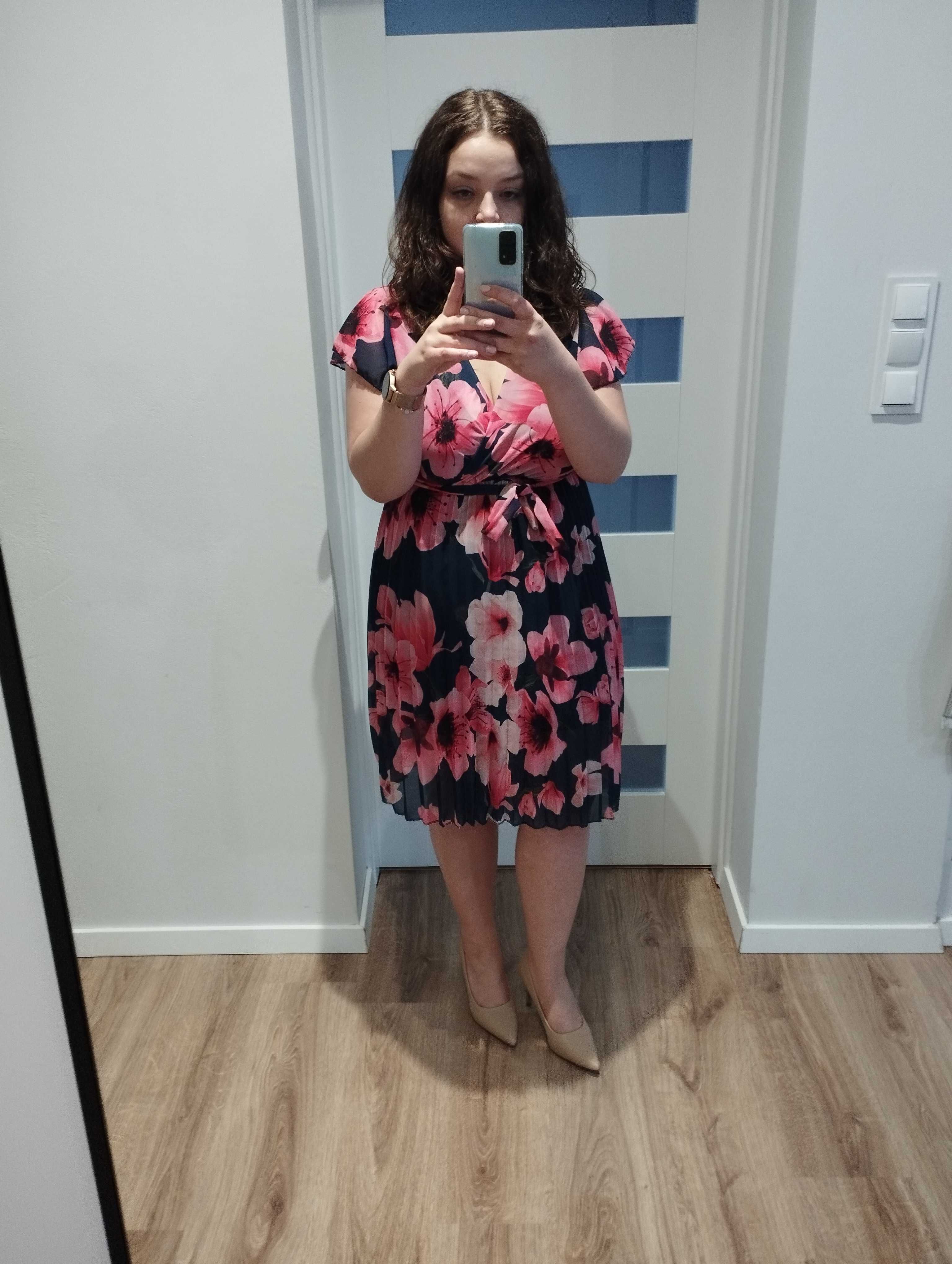 Plisowana sukienka w kwiaty L