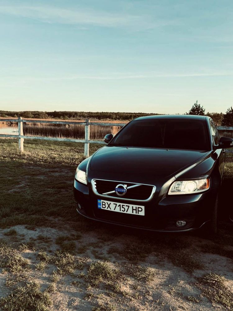 Продам Volvo v50 D2