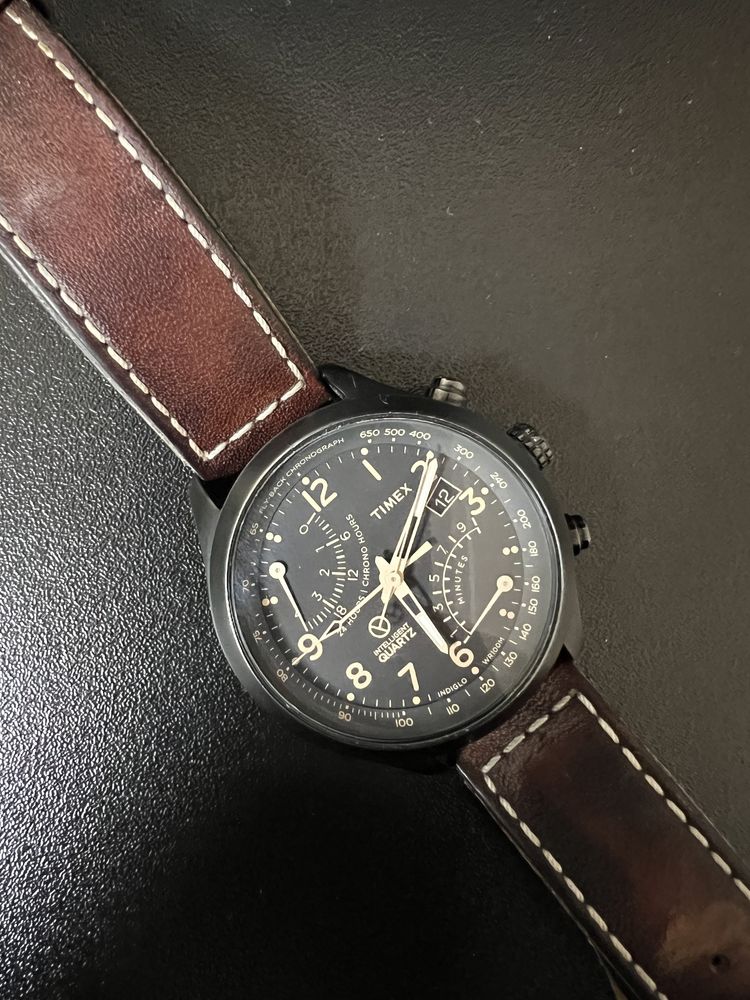 Годинник Timex T2N700