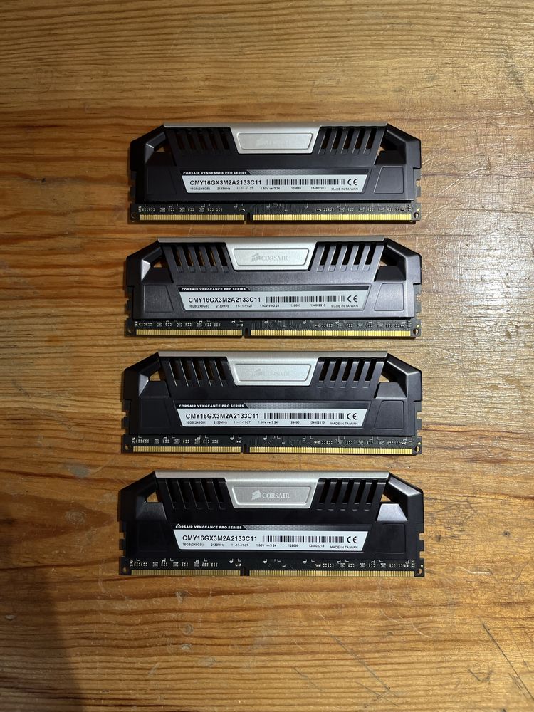Corsair Vengeance Pro - 32 GB (4x8 GB) - 2133 MHz - DDR3