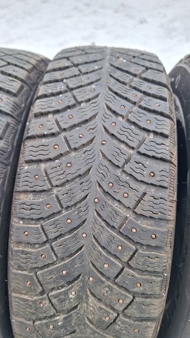 Opony zimowe z kolcami Michelin X-ice North 4. 195 60 R15