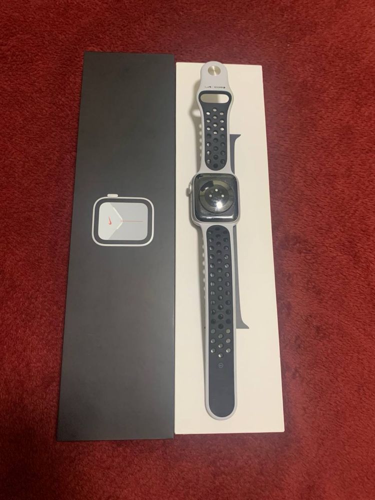 Apple Wach 6 44 mm Nike