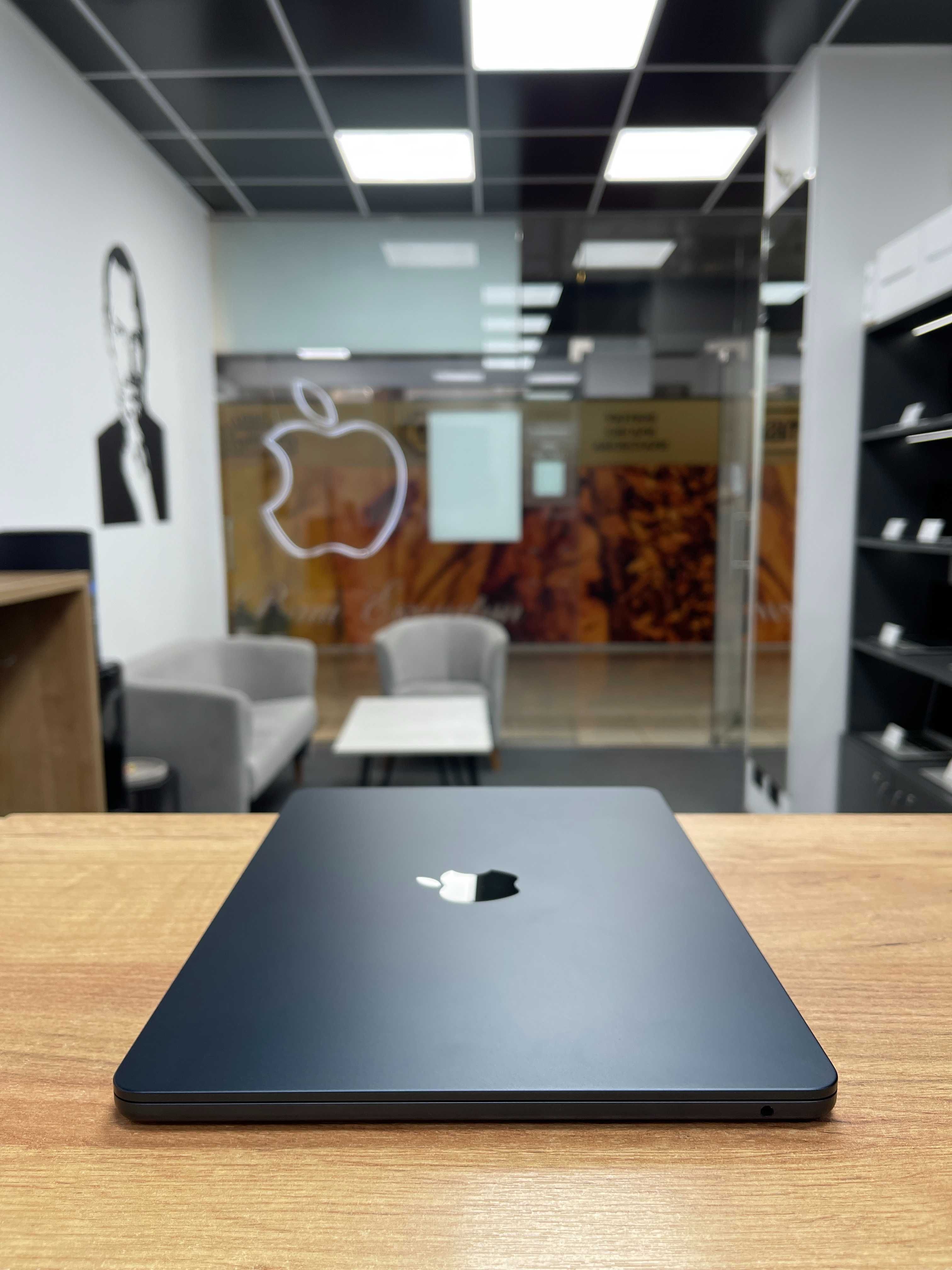 Macbook Air 2022 (M2/8gb/256 ssd) гарантія/ 90850SV