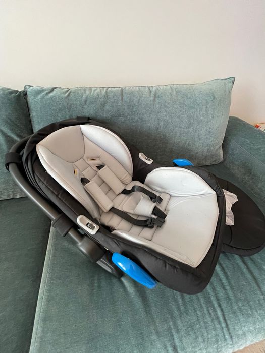 Автокрісло автолюлька