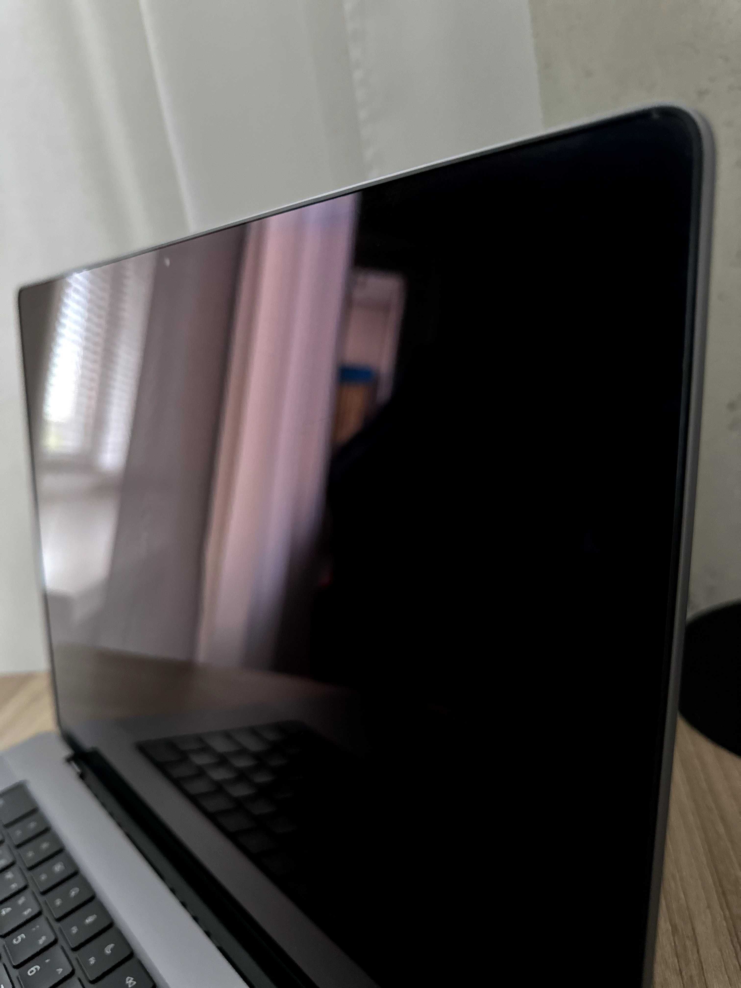 MacBook Pro 16" 2021 • M1 Pro • 32 ГБ RAM • Пошкоджений дисплей