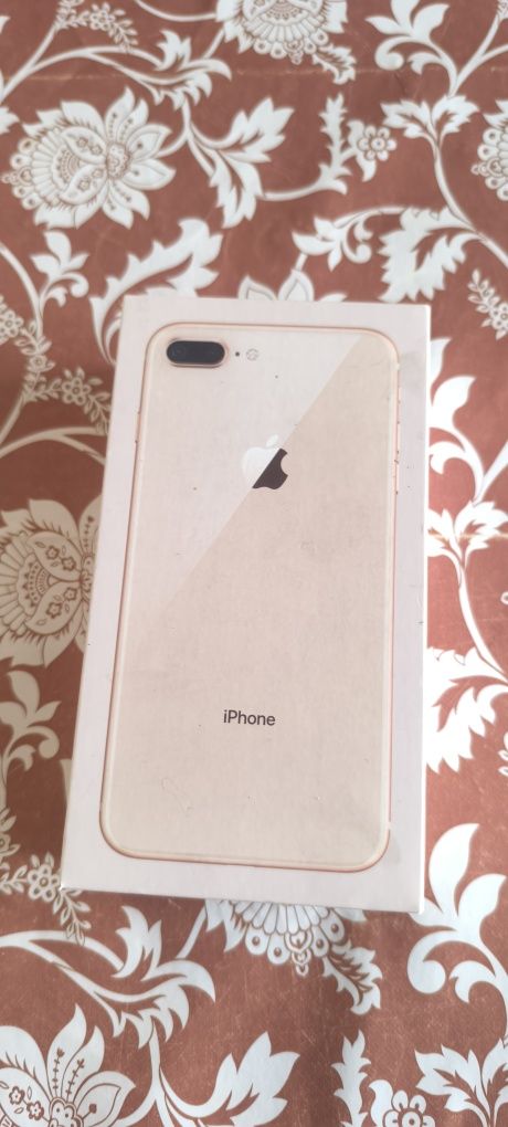 iPhone 8 plus gold 64 GB