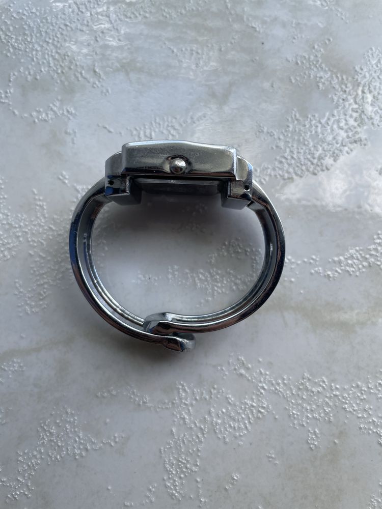Жіночій годинник Gucci