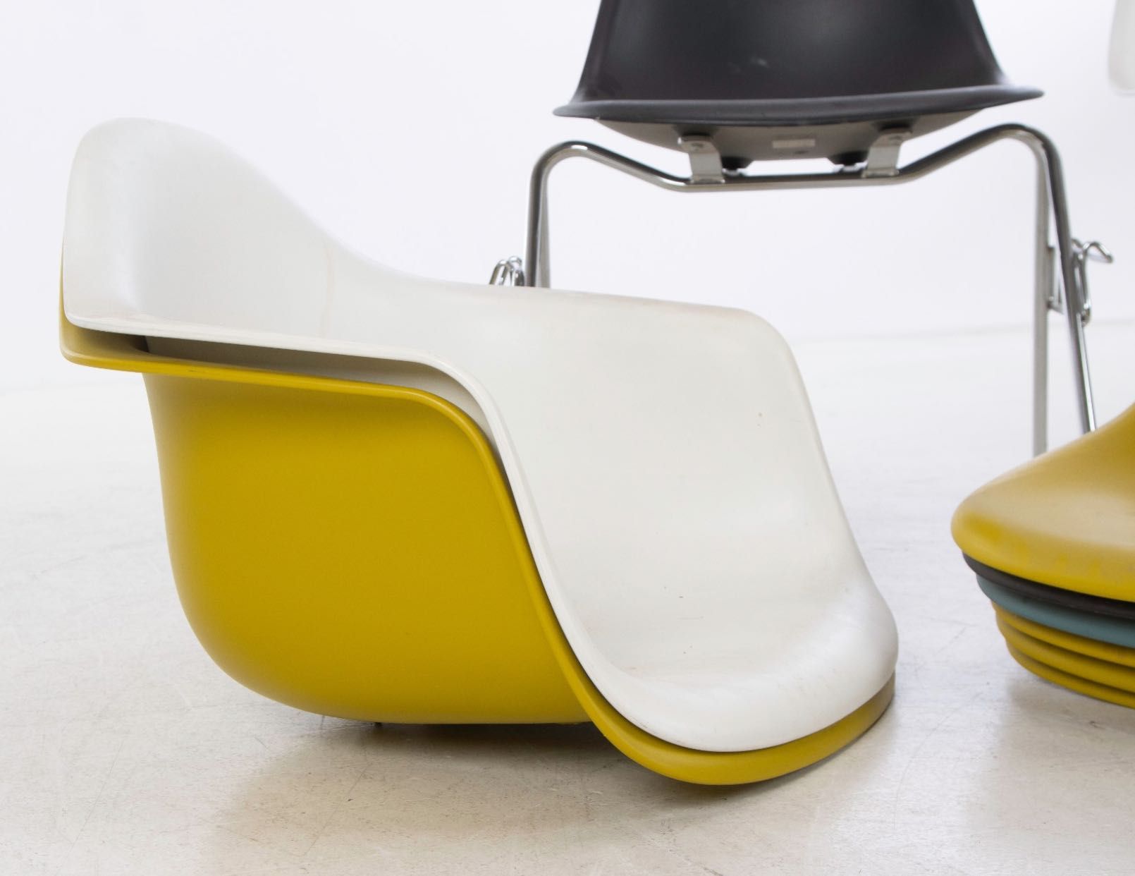Zestaw Vitra Charles Eames. Model DAR DSR DSS skorupy