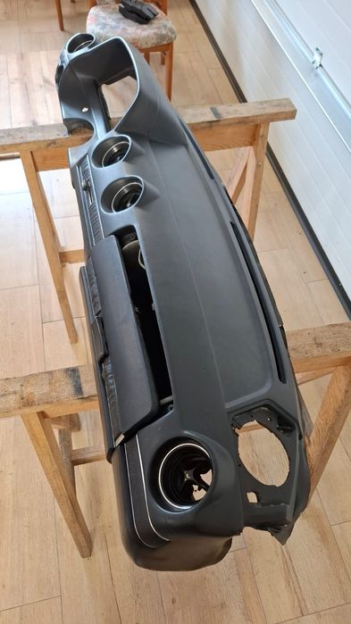 Mercedes Beczka W123 deska konsola czarna