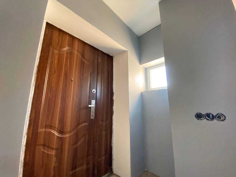 Продаж будинку в центрі міста біля річки!