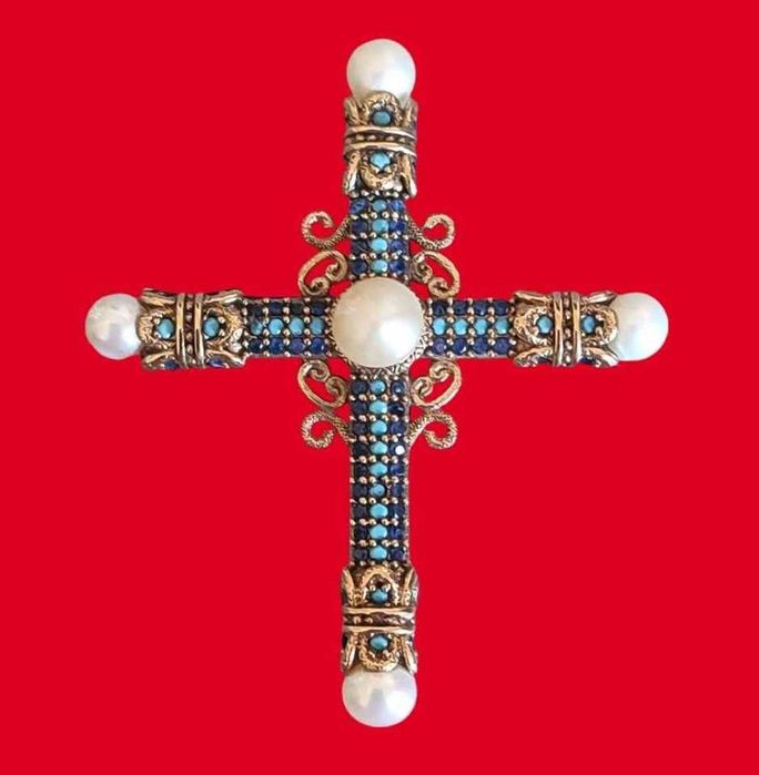 Cruz em prata com Rodonitas azuis e turquesas.