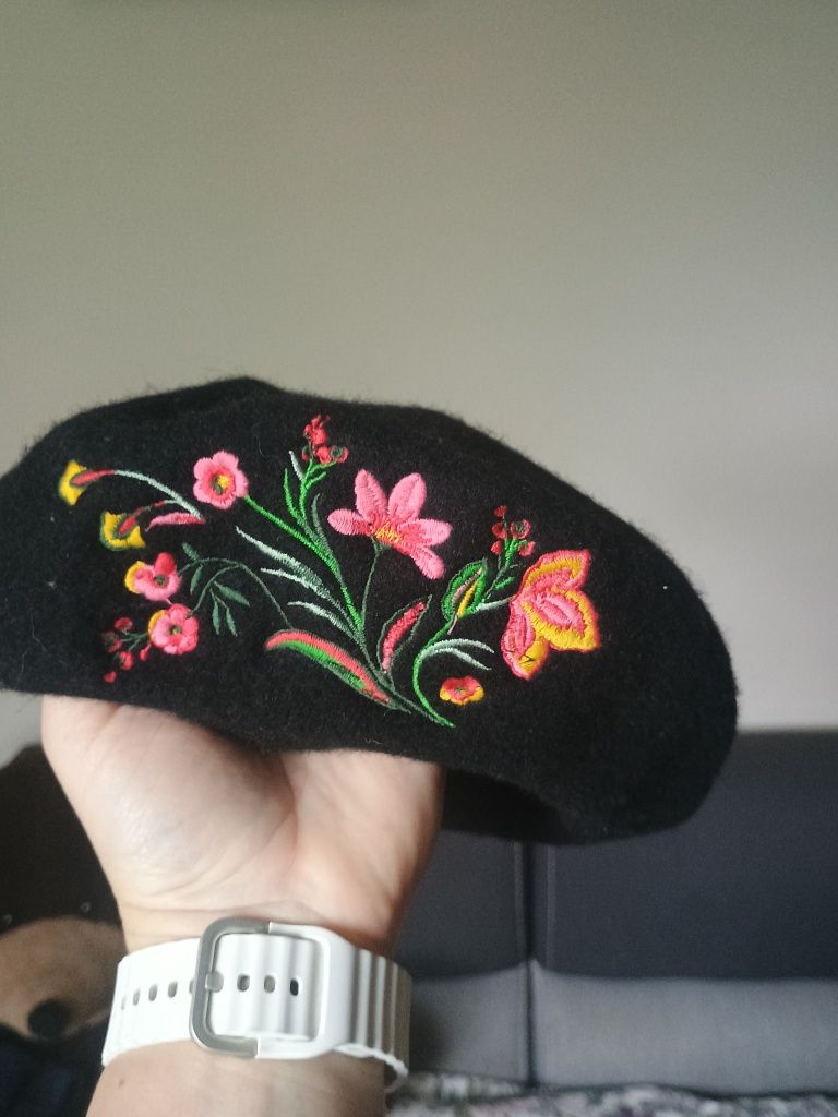Beret młodzieżowy