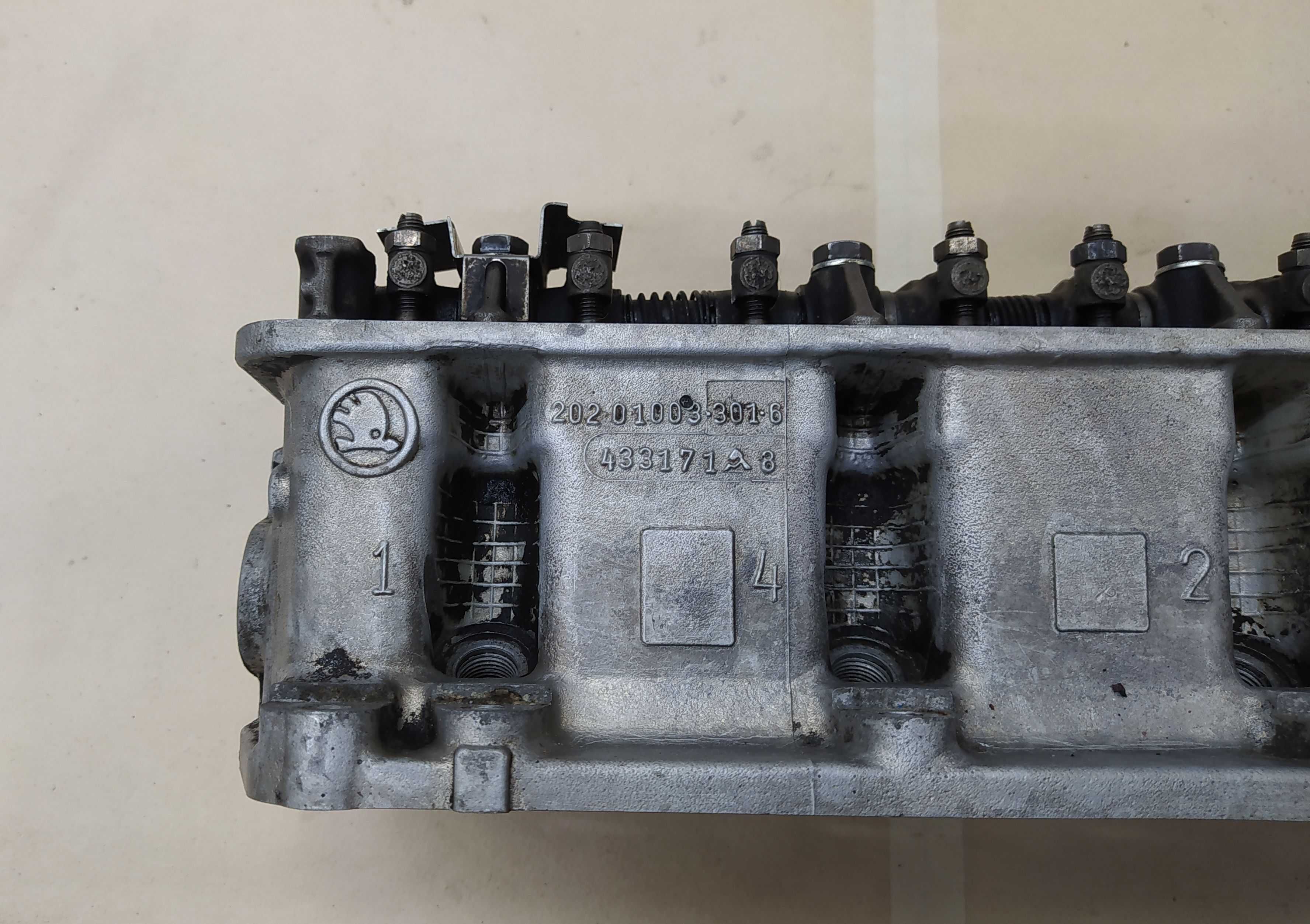 Детали двигателя, головка (гбц), маховик Skoda Favorit / Forman 1.3