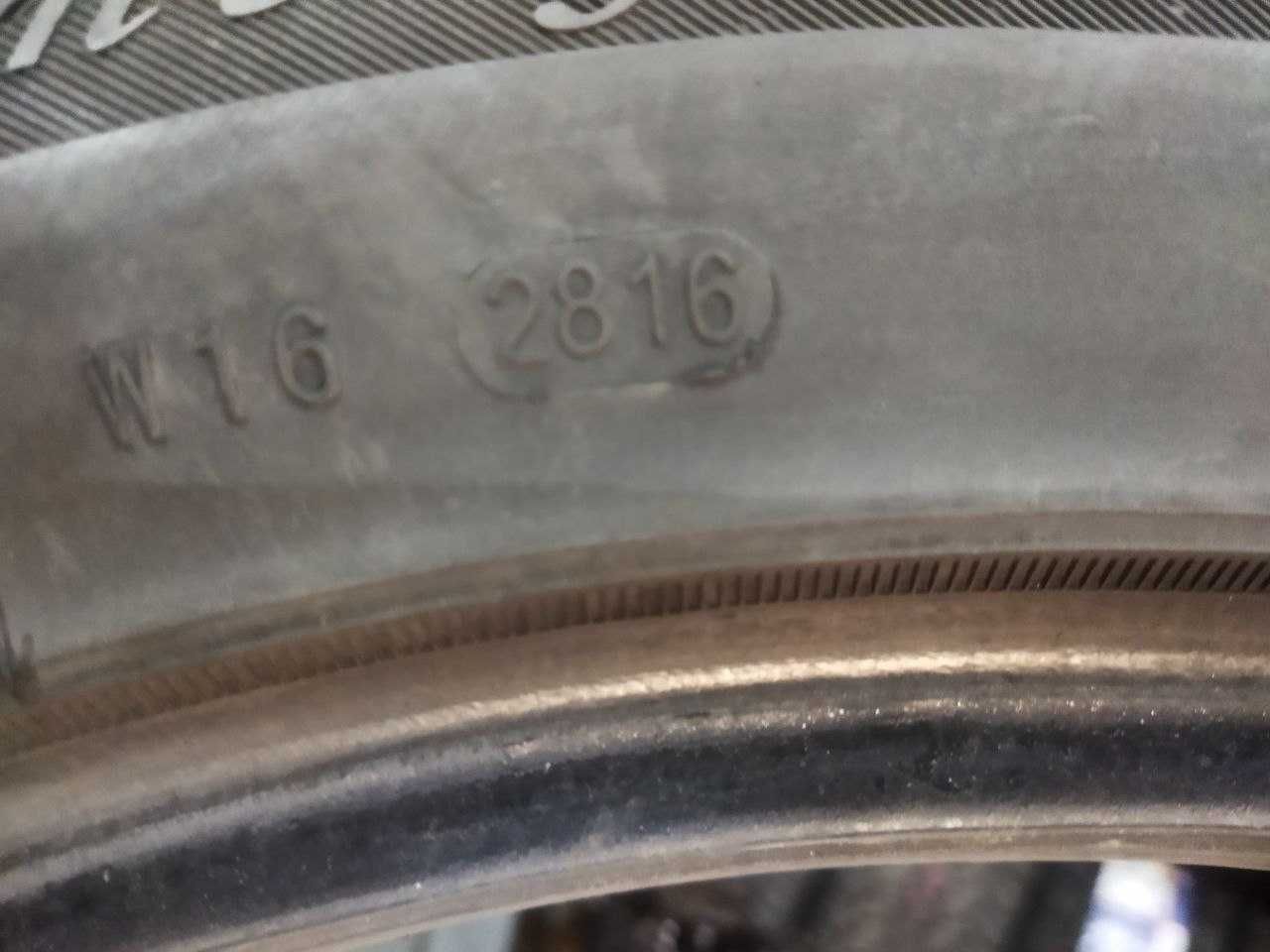 Пара шин Winter-Claw 225/55R18 98T EXTreme Grip mx