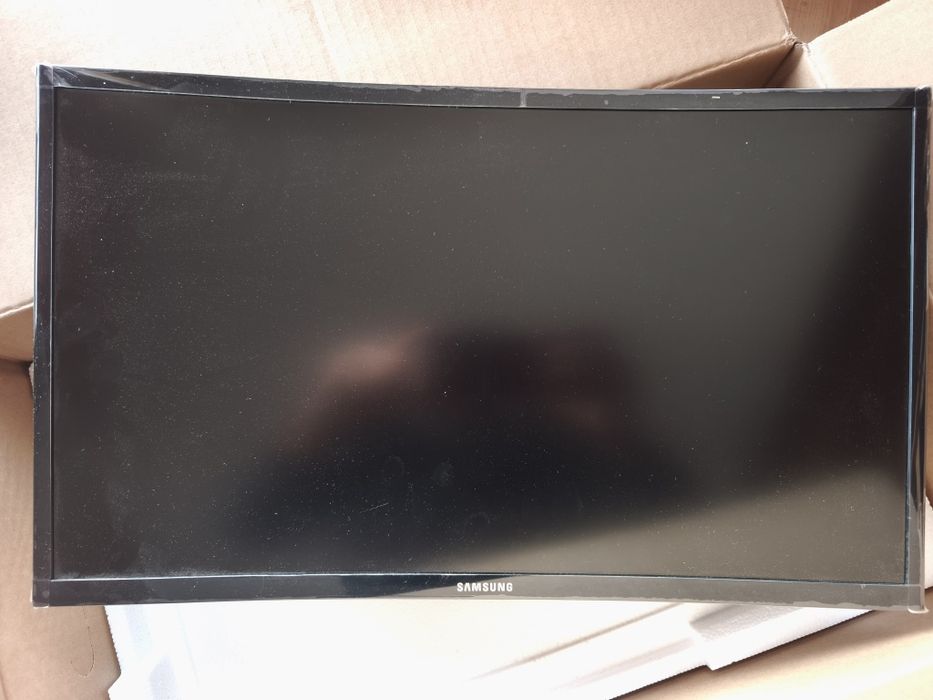 Monitor curvo Samsung - em estado como novo!