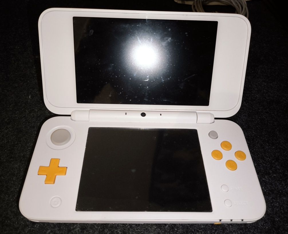 New Nintendo 2DS XL 64Gbs desbloqueada + Extras