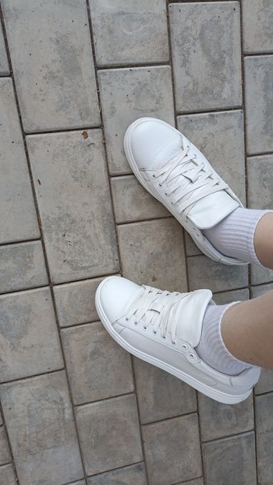 Кожаные белые кеды 40р