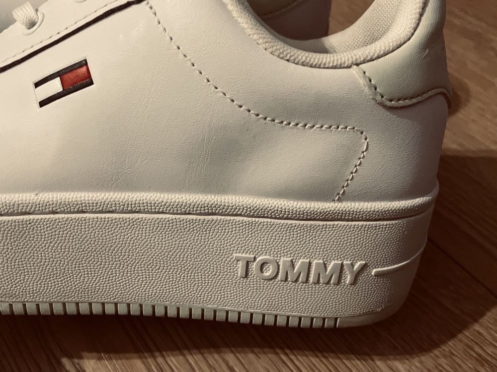 Sneakersy Tommy Hilfiger okazja rozm 39 jak nowe !!