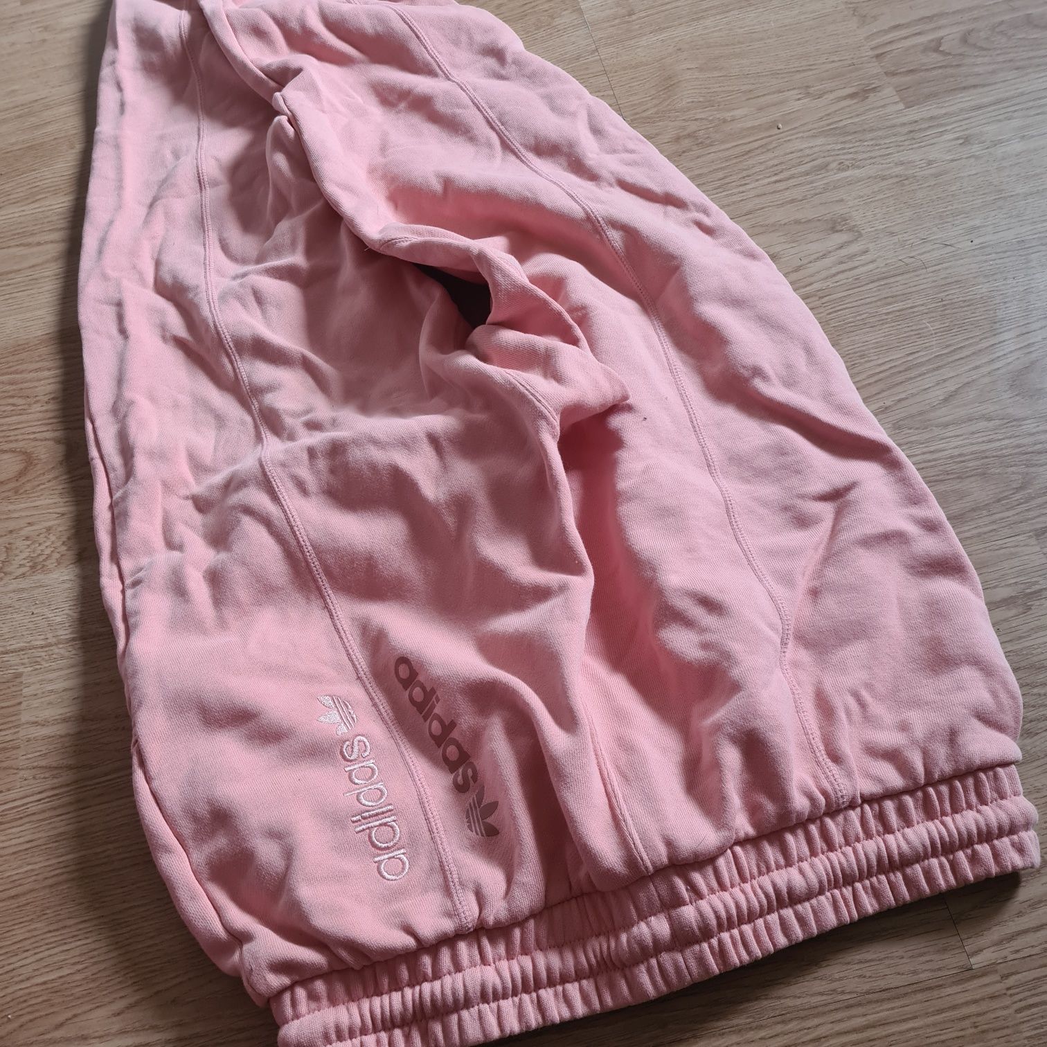 Spodnie adidas pudrowy róż