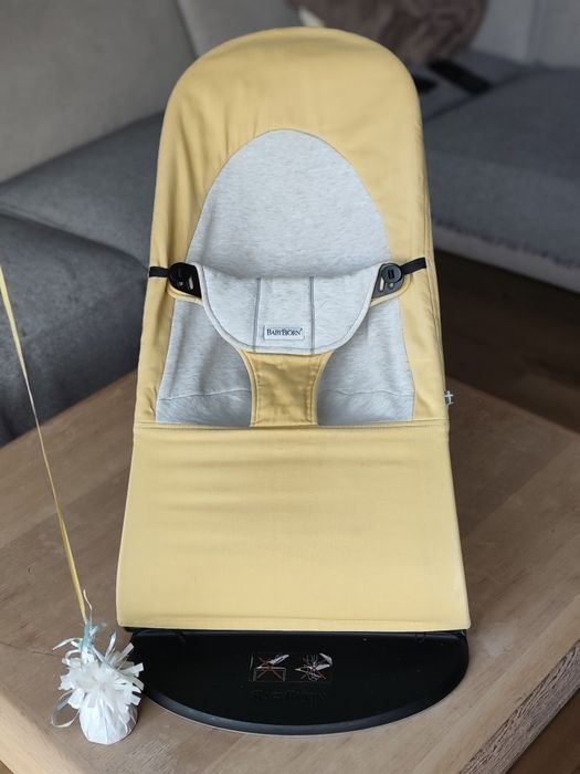 leżaczek babybjorn żółty