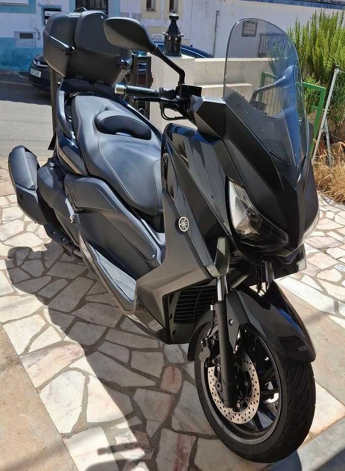 Yamaha XMax 400 Garagem