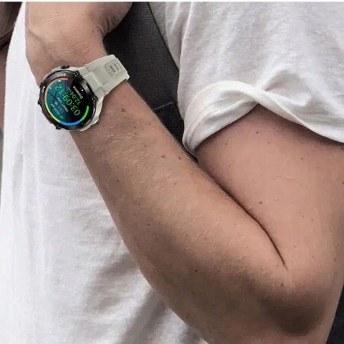 Super pancerny smartwatch hit