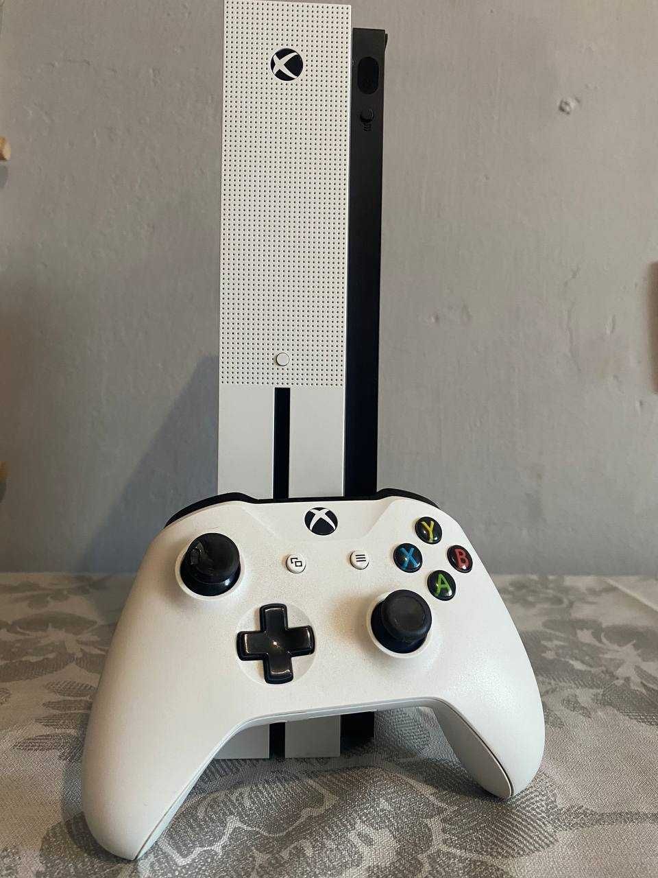 Xbox One s 1T не вмикається