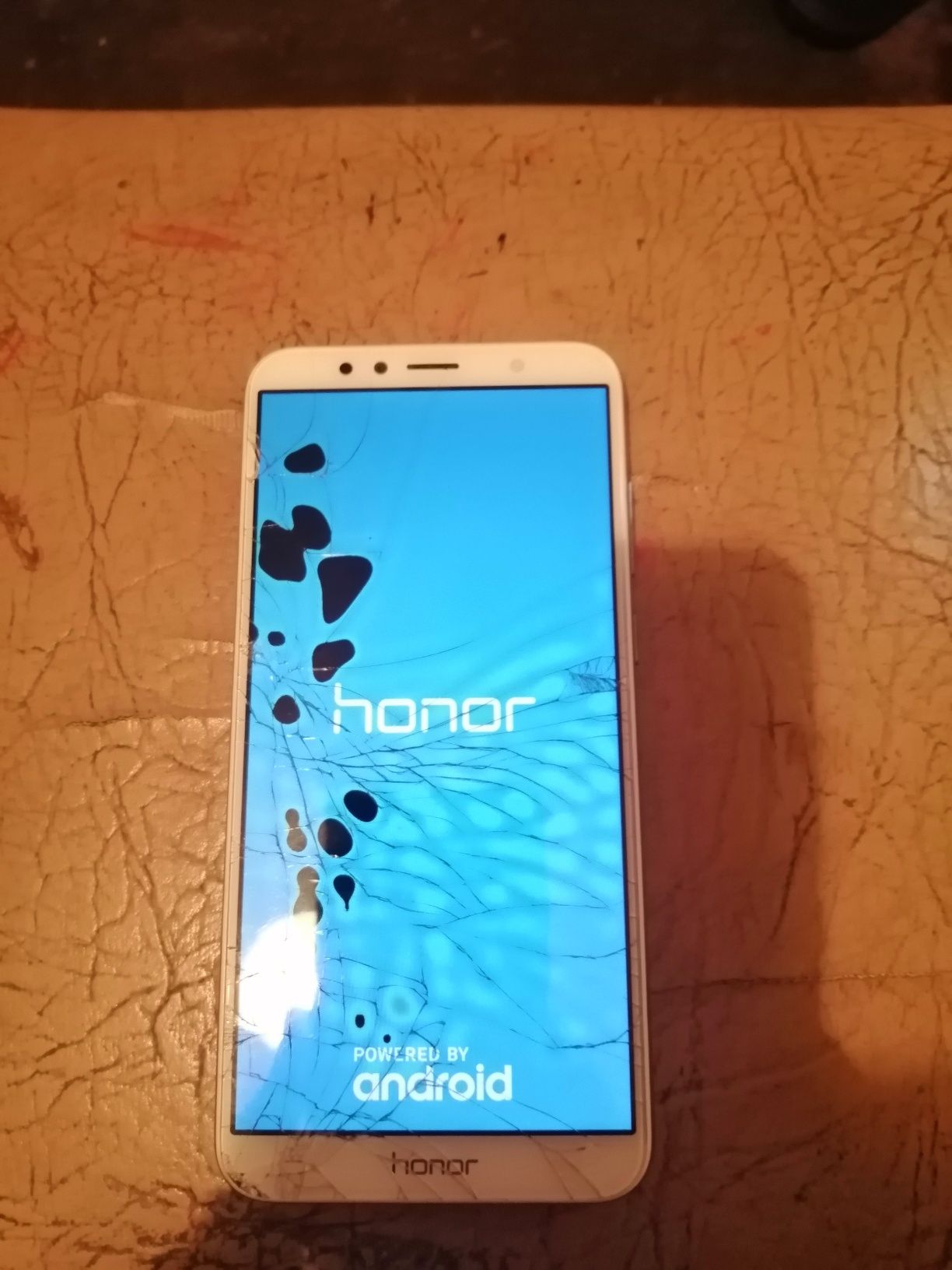 Продам телефон Honor C7