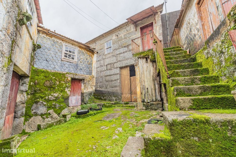 Moradia T5 para venda