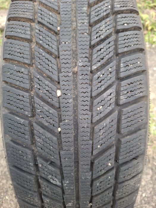 Продам зимнюю резину 195/65r15