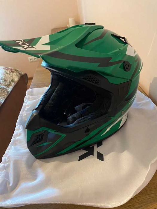 Kask dziecięcy crossowy z atestem firmy Blexx, rozmiar M, nowy