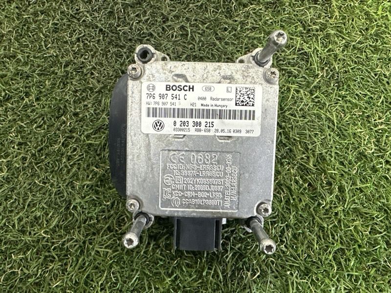 Дистроник левый Volkswagen Touareg NF 3.6 CGRA 2015