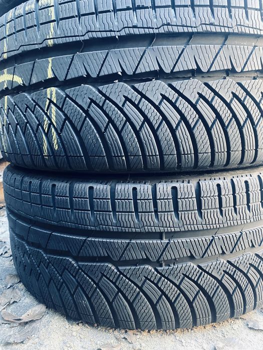 235 35 20 Michelin Pa4 85%
