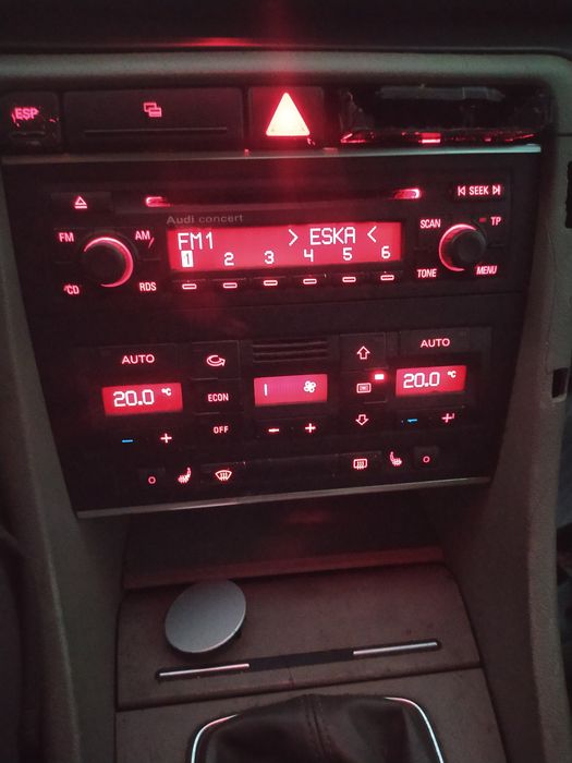 Audi a4 b7  2.0 tdi LY7W roleta zderzak grill drzwi skrzynia części