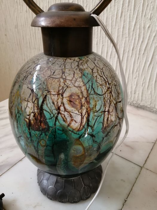 Candeeiro Muito antigo sem abajour.