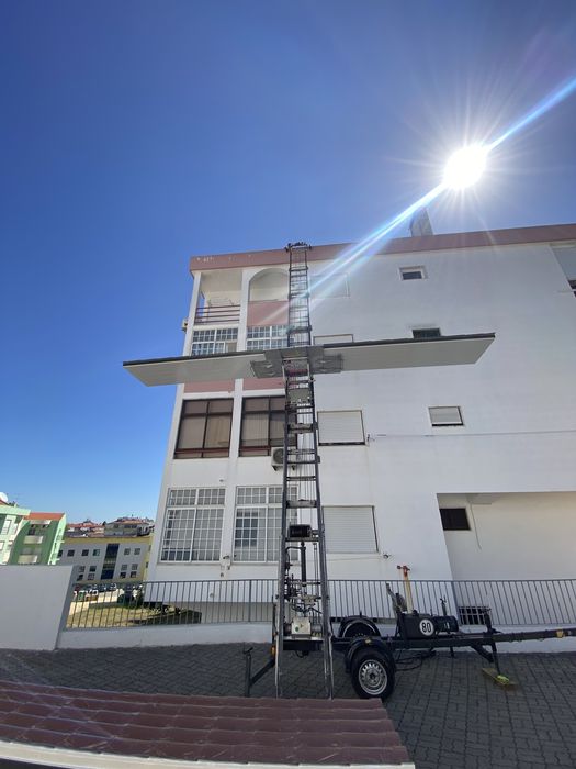 Elevador Exterior  / Plataforma Elevatória / Grua