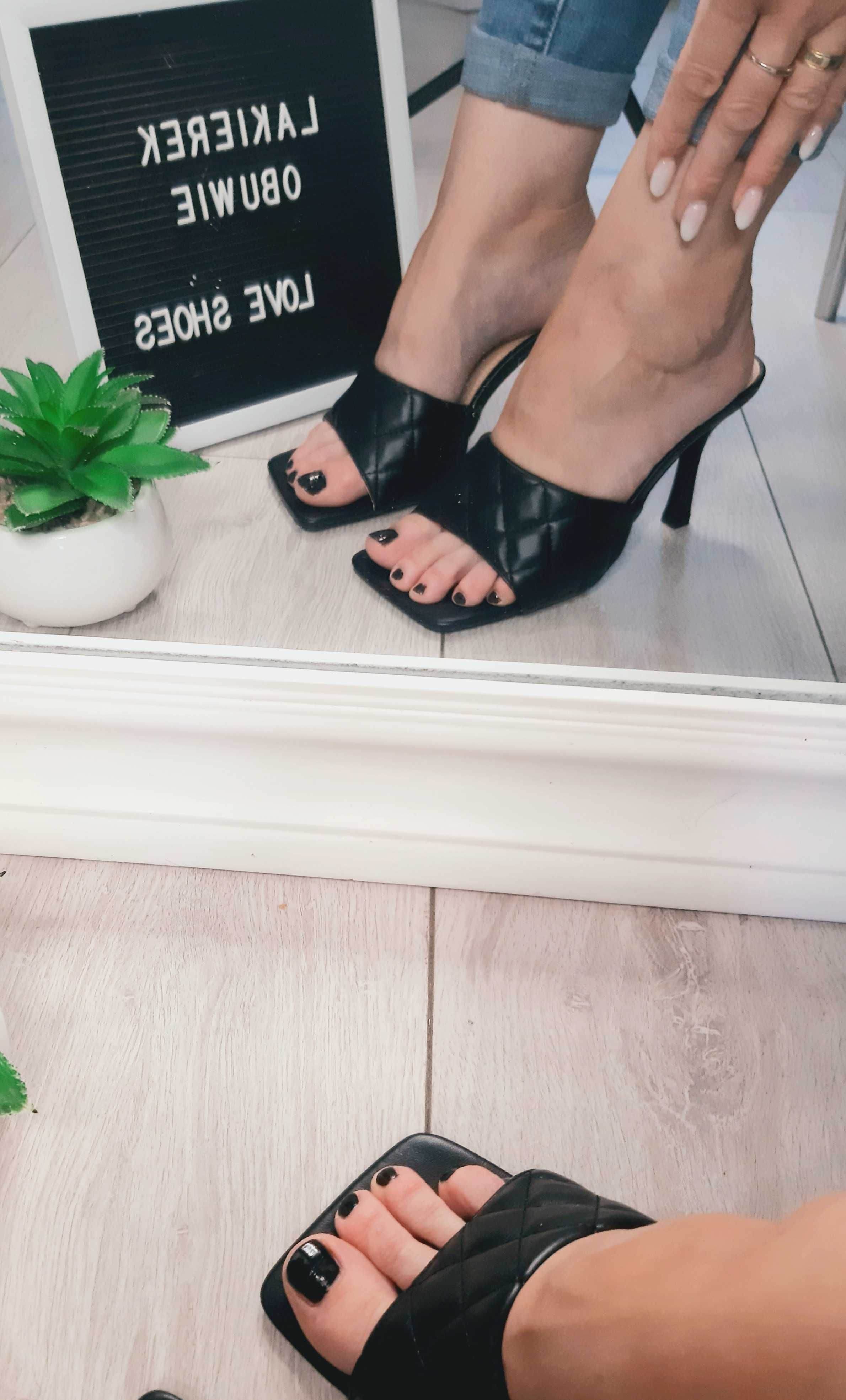 Klapki PIKOWANE na obcasie black 39